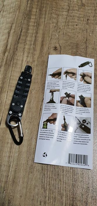 Мултифункционален ключодържател, фенер, отварачка и отвертка