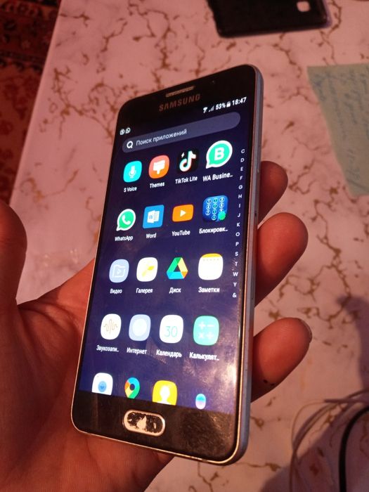 Продам сотовый телефон Samsung A3