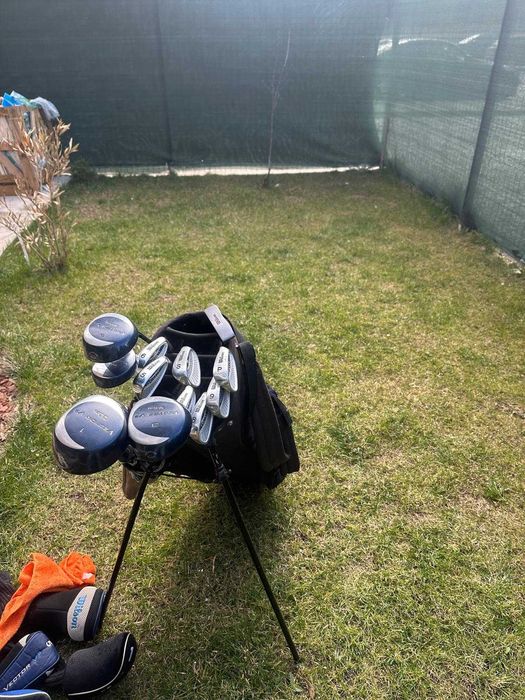 Bag de Golf complet,12 crose,mingi,umbrela, pini