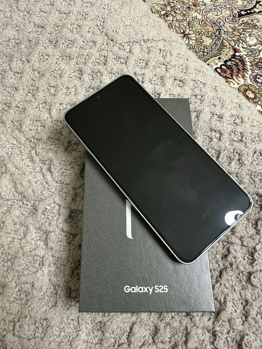 Продается Самсунг S25