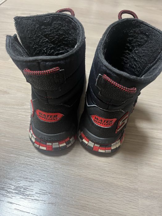 Ботуши - Skechers 32-номер.