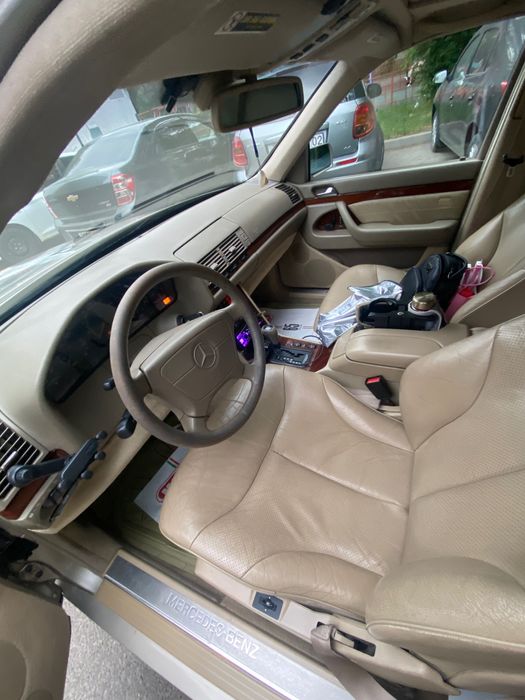 Машина Mercedes 140