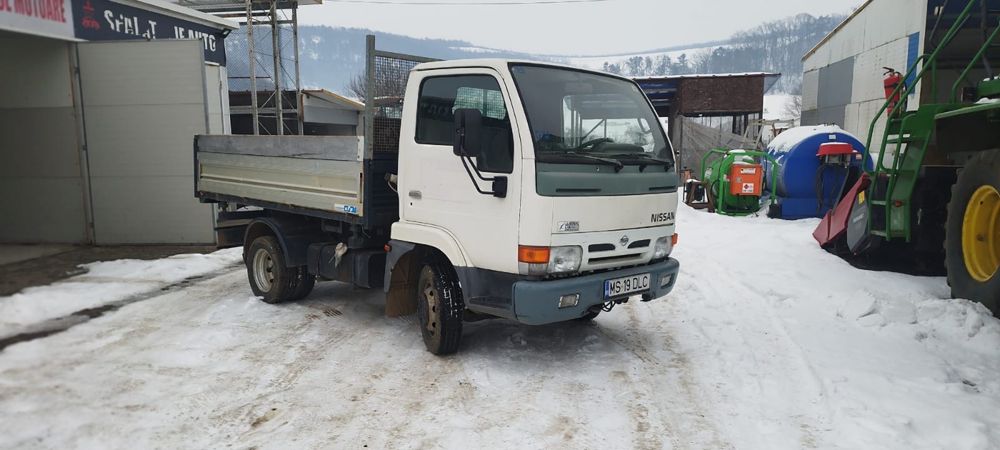 Vand Nissan Cabstar 3.0 an 2005