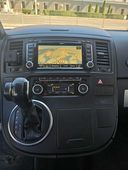VOLKSWAGEN Multivan 2013 — imagine 5