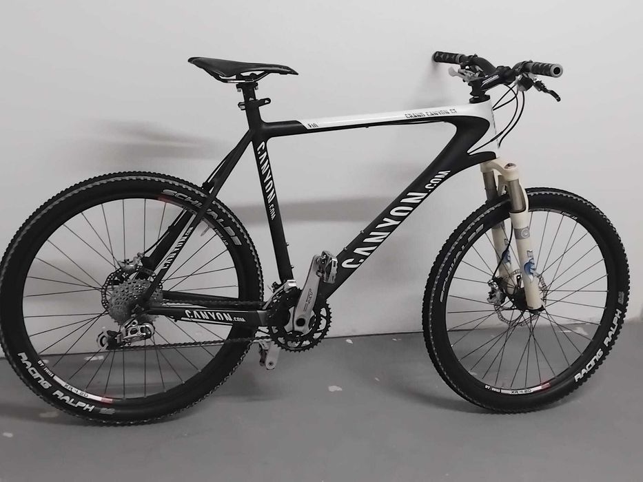 Mountainbike Gran Canyon cu cadru Carbon