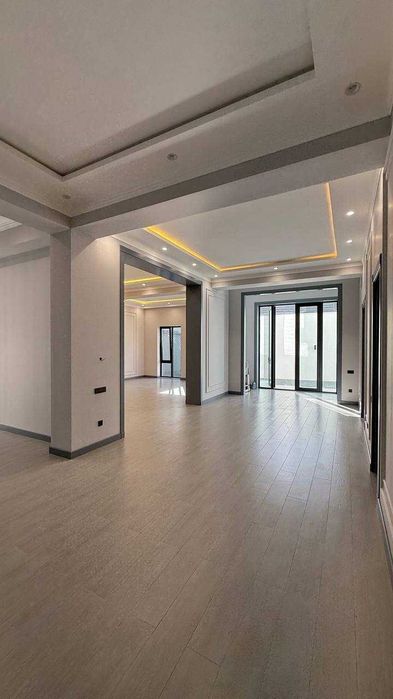 отдельностоящее здание в престижном районе. НОВОЕ - с ремонтом