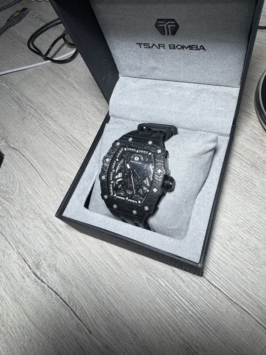 Tsar Bomba часы.