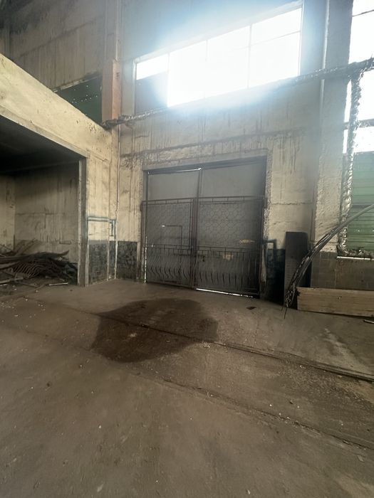 Сдам в аренду помещение под производство имеется кран-балка. 950 кв.м