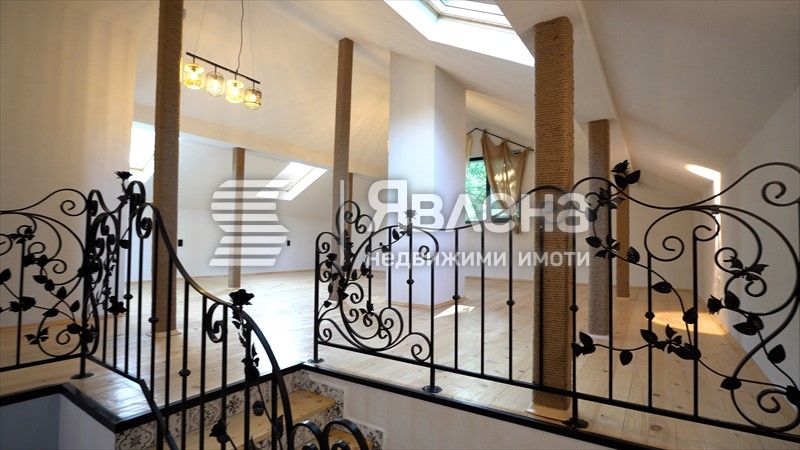 Продава се Къща в с. Драгичево, Област Перник - 320 кв.м за 1594 €/кв.м - Снимка #9