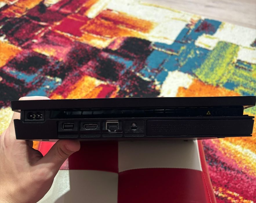 PS4 Slim funcțional + cablu de alimentare!Citiți descrierea