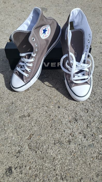 Vand Converse NOI