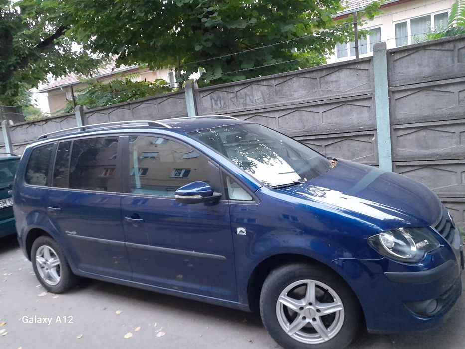 Vând sau schimb Volkswagen Touran 2010 1.4 tsi