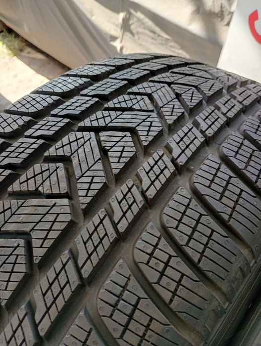 Нови 4бр.275/50/20 Pirelli SW MO  dot4517