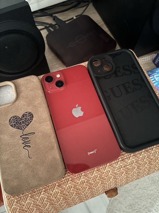 I phone 13-червен