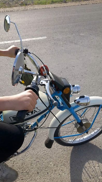 Riga 13 Velomotors Sarkane zwaigne