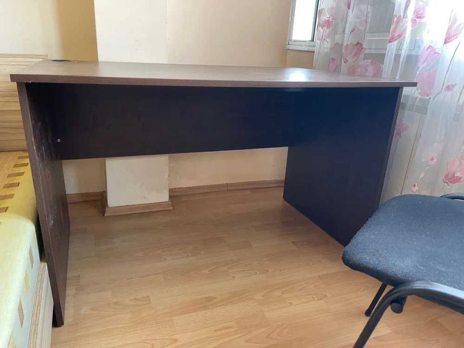 Офис бюрo , офис стол, масичка за кафе