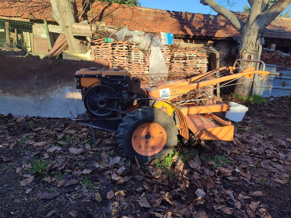 Продавам мотоблок