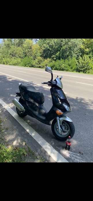 Vând scuter fară permis limitat la 25 km în acte !!