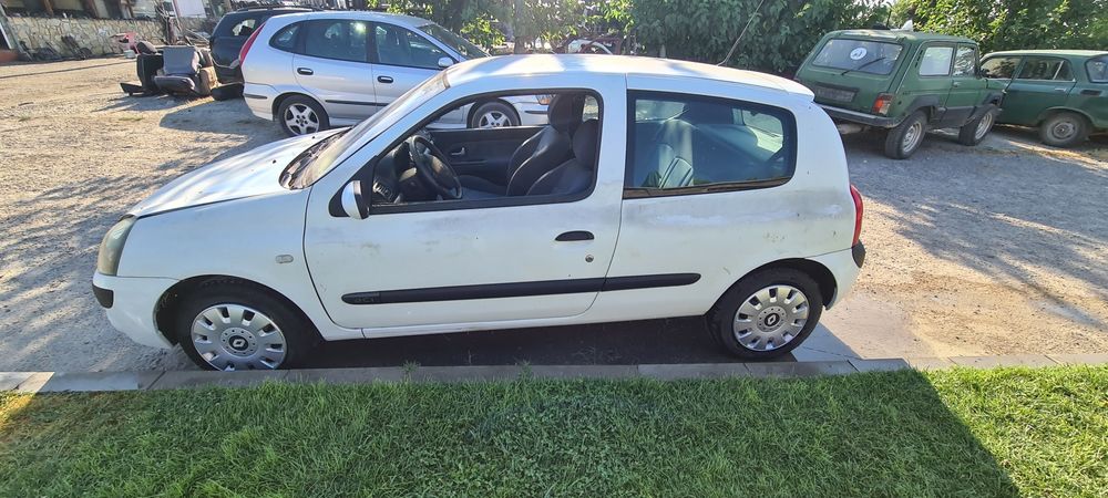 Renault Clio (2003г. 1.5DCI) на части