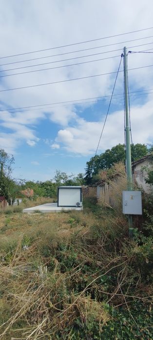 Продава се парцел с жилищен контейнер в село Режанци, област Перник