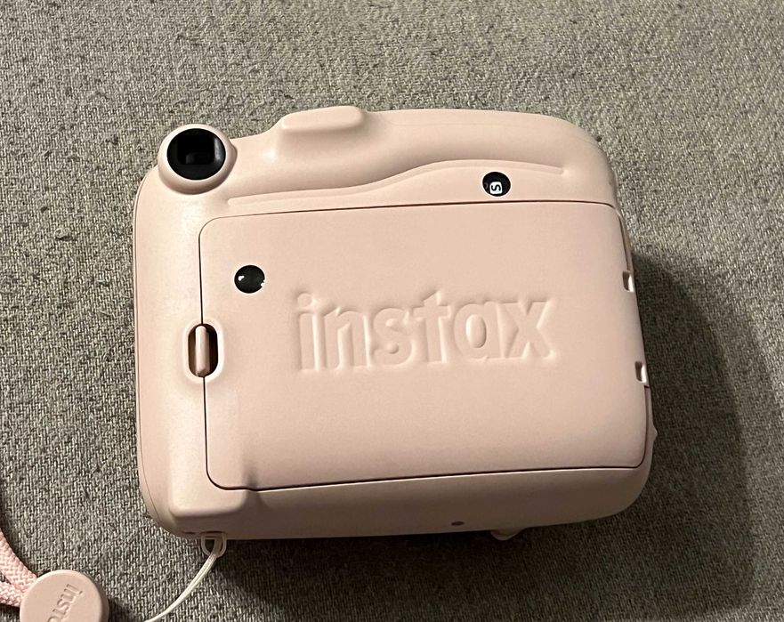 Aparat foto instant Fujifilm Instax Mini 11 roz complet functional