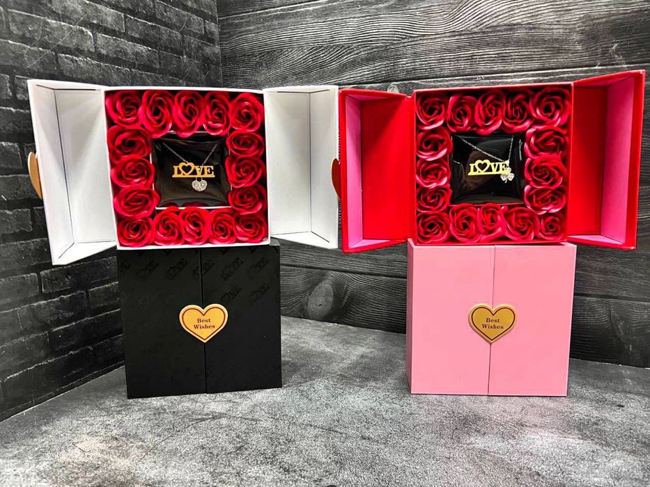 Романтический роза с украшением