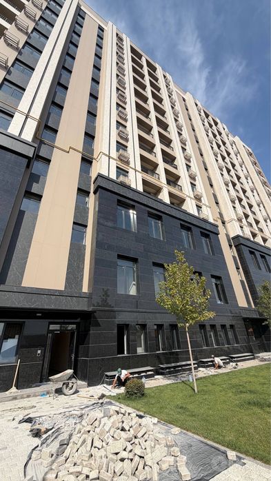 Новостройка квартира 3 комнат Паркентский коробка