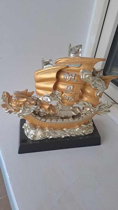 Статуетка корабль