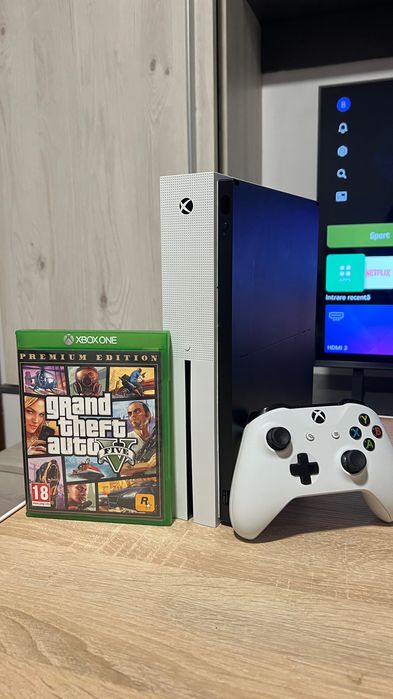 Vând consolă Xbox One S 1TB