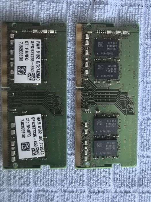 2 бр. - Samsung 8GB DDR4 за лаптоп
