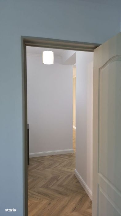 Apartament de vanzare 2 camere semidecomandat -  zona Bere - Pitesti