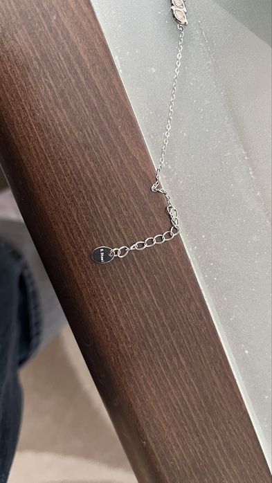 Сребърна нежна гривна