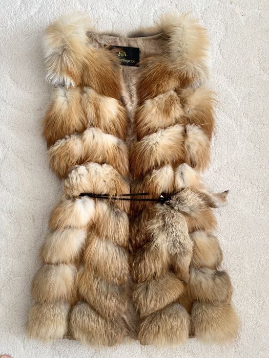 Продается лисья жилетка