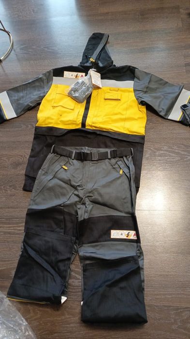 Продаю спецодежду