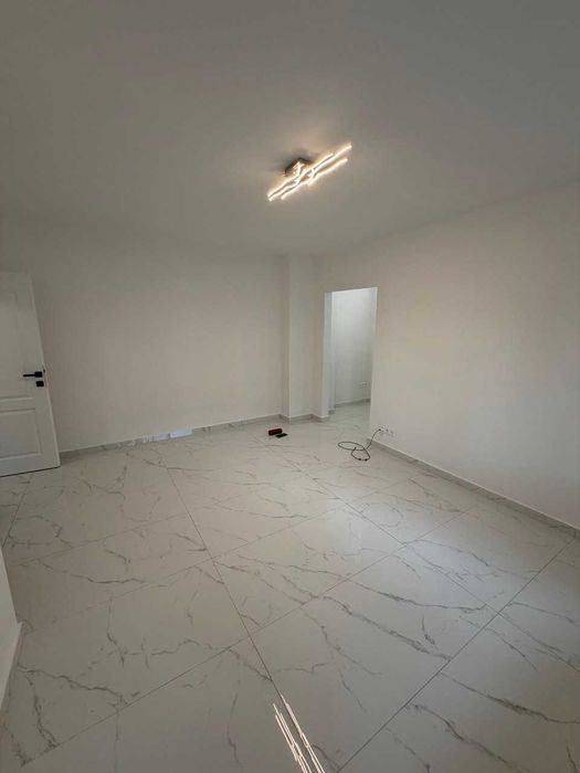 Apartament 2 camere, 45 mp, parter, Aleea Trandafirilor - ideal cabinet, birou sau salon