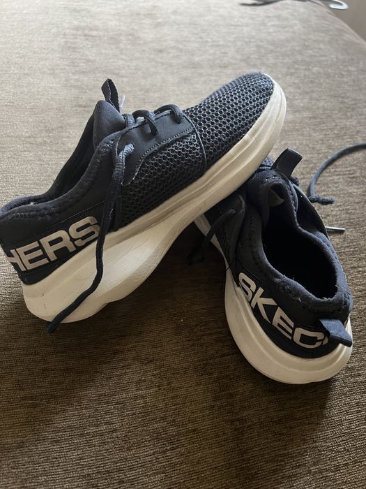 кроссовки  Scechers Asics 33р