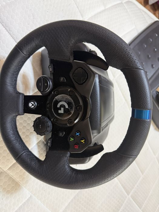 Logitech g923.