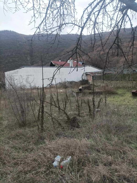 Продавам имот в село Железница,област благоевград.