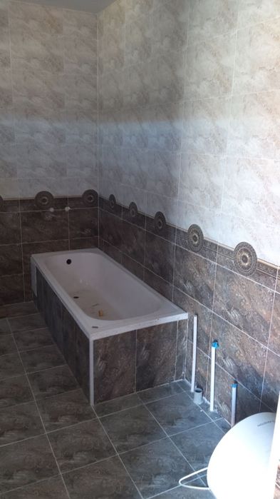 Икки қавватли уй сотилади.