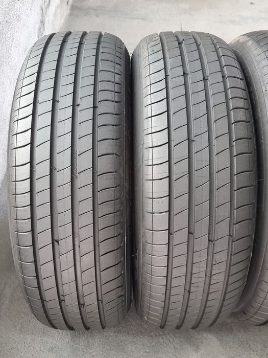 НОВИ 185/65/15 Michelin 4Броя: 240€