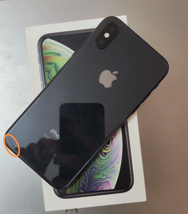 Продам iPhone XS.