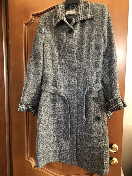 Продам пальто 46 размер