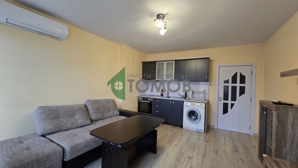 Топъл двустаен апартамент в Центъра на града