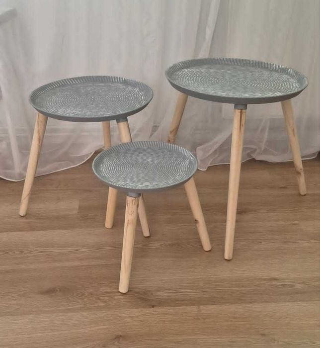 Masuta mica  set de 3 buc