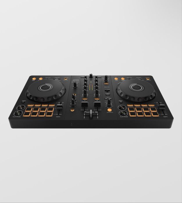 Consola dj DDJ-FLX4 ca noua plus cutie si ca noua plus cabluri rca; niciun defect;