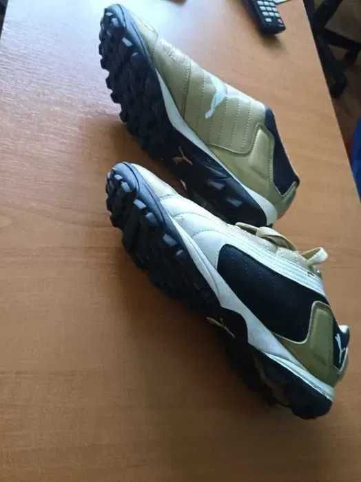 Vând ghete fotbal Puma