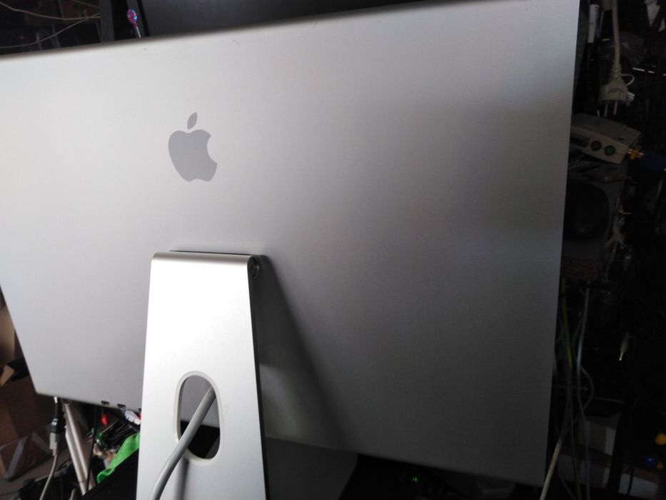Монитор Apple Cinema HD Dispay A1082 23" 1920x1200