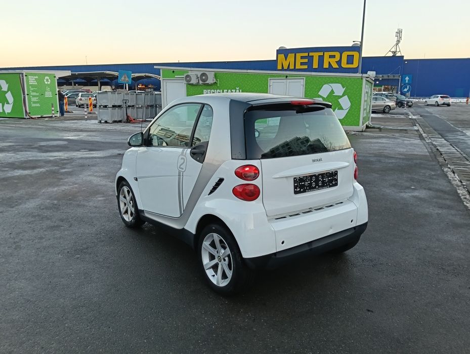 Smart Fortwo AUTOMAT 1.0 Benzină 84 cp.  Prețul este fix