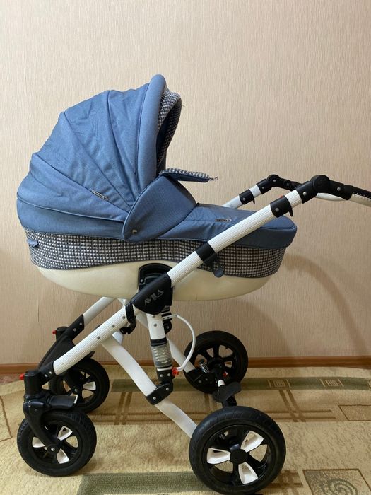 Продам коляску в хорошем состоянии
