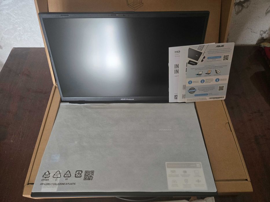 New Asus Vivobook 15.6" FHD/ i3 N305/ 8GB/ SSD UFS 128GB